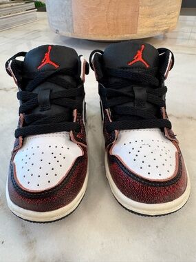 Nike Air Jordan 1 Mid SE Toddler 6C Black Red White Wear-Away Sneakers w Box